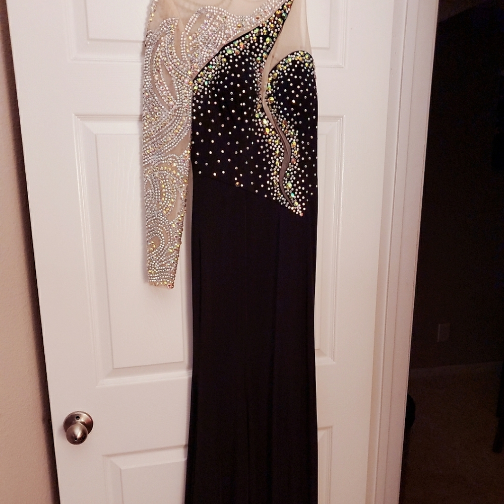 Sequence Ball/Prom/Pageant Gown - Picture 6 of 6